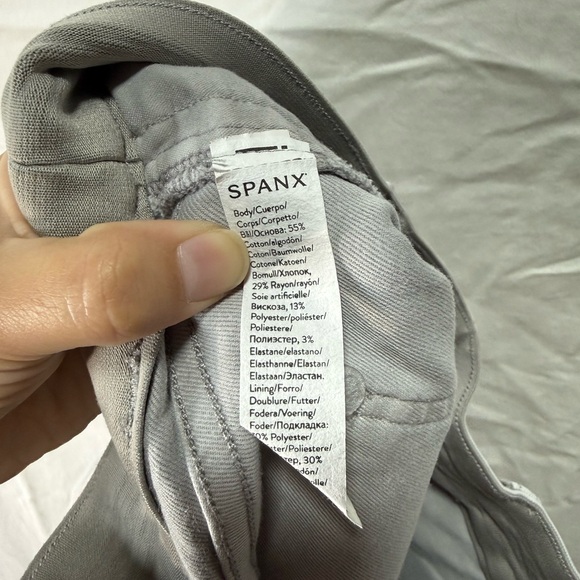 SPANX Stretch Twill Pull-On Shorts 6" Inseam Grey Tummy Shaping M - Picture 4 of 6